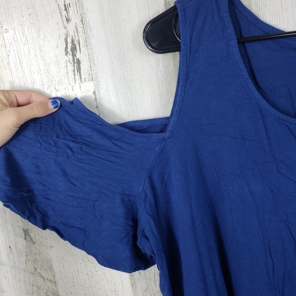 boutique navy blue cold shoulder scoop neck shirt women's plus size 2X - Picture 2 of 9